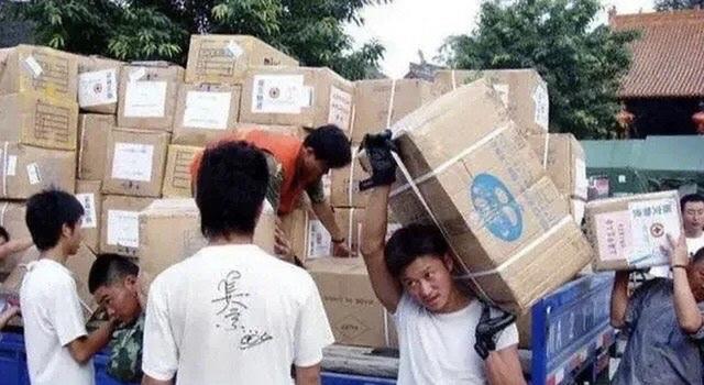 卷入网络风波后，吴京首度公开发文，评论区又被玩梗，终回不去了