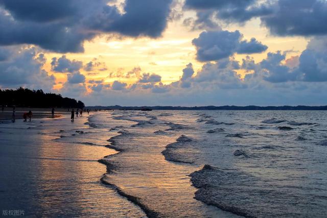 去广西海边小城过20度的暖冬！被严重低估的的防城港，人少清净
