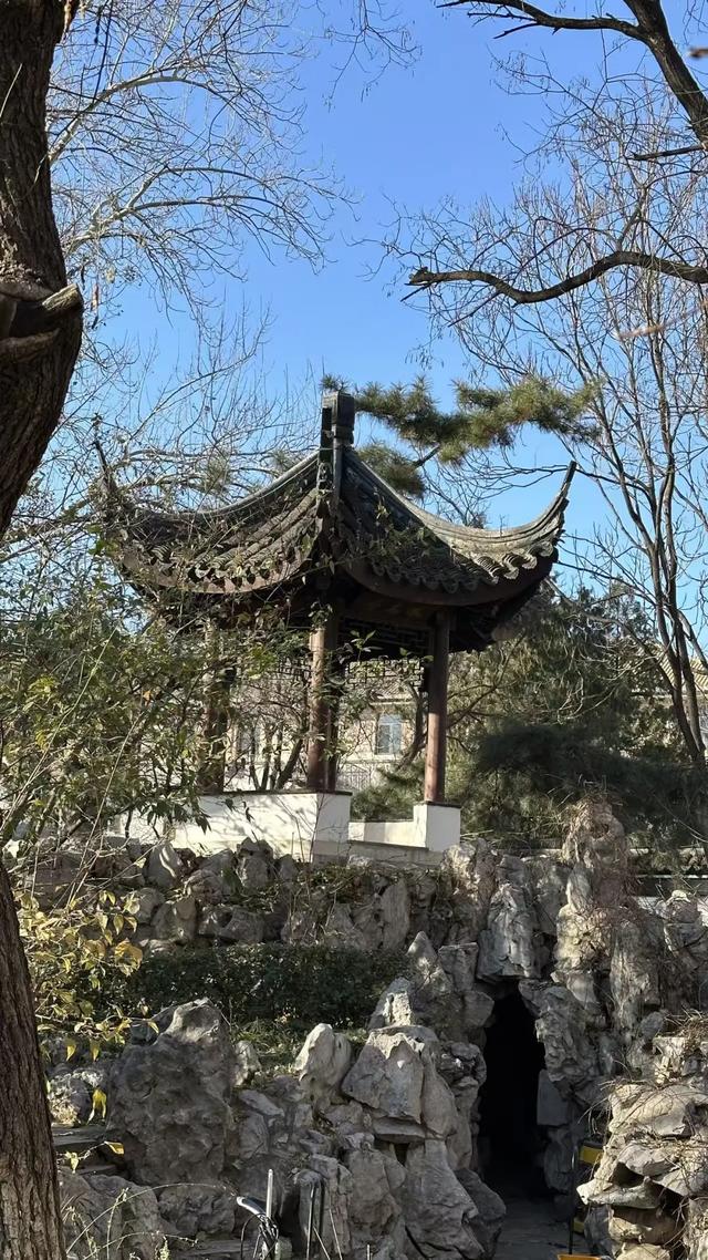 来京20多年，终于走进了一直不敢进的友谊宾馆......