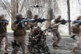 砥砺血性虎气！直击武警特战队员多课目训练现场图片