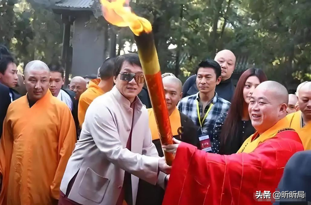 你知道释永信与多少名人合过影吗？一次带你看个够