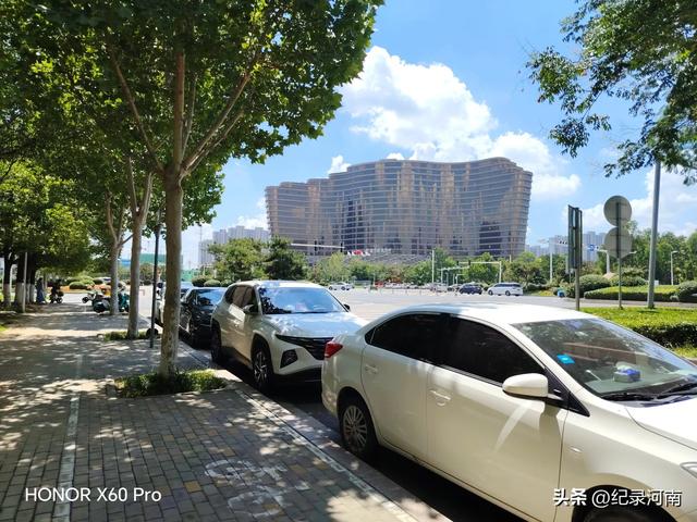 三线城市商丘市中心城区第一个也是唯一个五星级酒店信华建国酒店