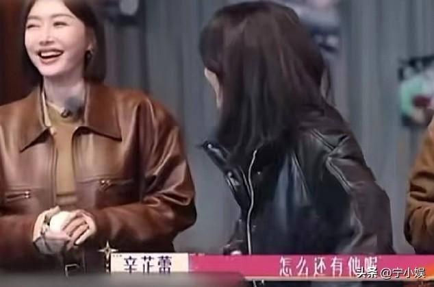德不配位？辛芷蕾奖杯还没捂热乎，恶心一幕就发生，她堵了谁的路
