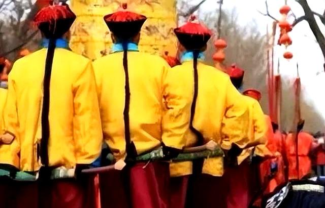 大清一等侍卫有多牛？正三品碾压知府，和珅靠它成“二皇帝”