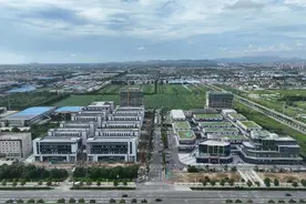 卖掉车房投奔女友，山东小伙转行卖假睫毛，一款“小恶魔”在拼多多卖出百万单图片