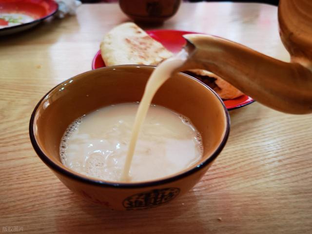 拉萨十大必吃美食，领略高原风味的文化与味觉交响！