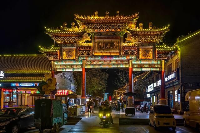 河北定州：古城夜色灯光璀璨 美轮美奂