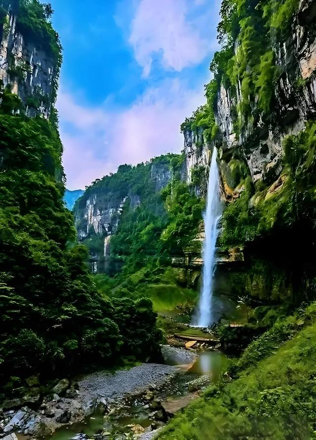 湖北怪景，专家直呼不可思议，游客拍完照片不敢相信。