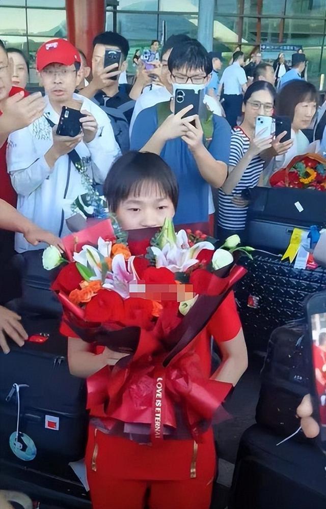 各有目的！全红婵家别墅正式封顶，令人不适的事发生，还不止一件