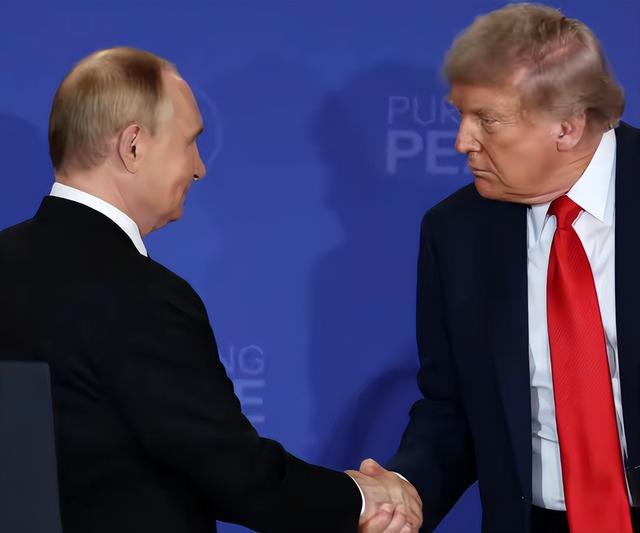 泽连斯基的“胜利	”太心酸！发表全国讲话	，28条砍至19条，乌克兰人狂欢：终于不用提心吊胆