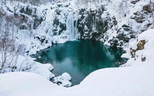 长白山冬日限定:冰封天池、雾凇魔界,一场与天地对话的旅程