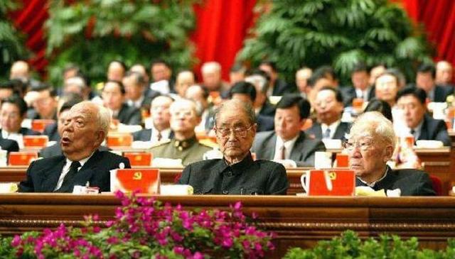 05年薄一波癌症住院，5个月后陷入昏迷，生命最后未留一言半语