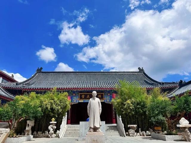 秋雨染潍城！郑板桥纪念馆、十笏园、浮烟山… 这份秋日限定美，等你来寻