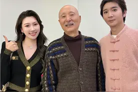 陈佩斯陈丽达兄妹同框！妹夫张山站边上，外甥女父女都是高颜值！图片