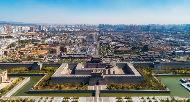 激增63%！这座让“外国人”着迷的中国古城，到底有什么？