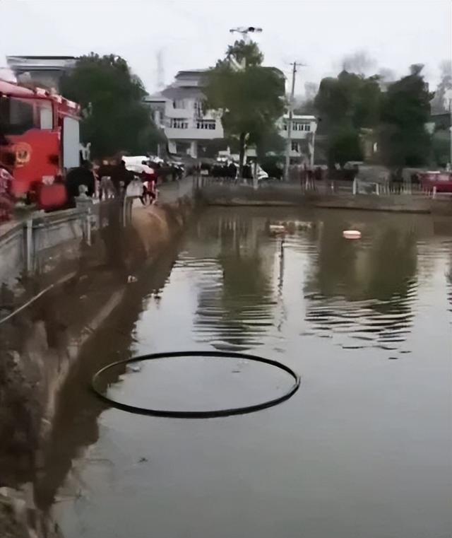 江西一幼儿园园长驾车载多名幼儿落水，致8人死亡	，知情人称女园长做事很认真，驾车技术也好