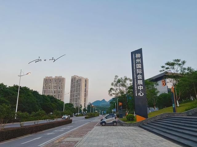 实拍柳州柳东新区：作为国家级高新区，高楼密布却为何人气冷清？