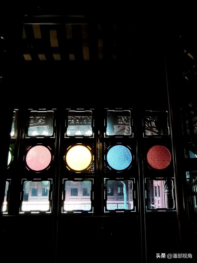 走进苏州东山雕花楼