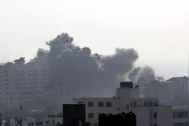 报复来了，中东武装向以色列发动远程空袭，大量居民惊慌逃窜图片