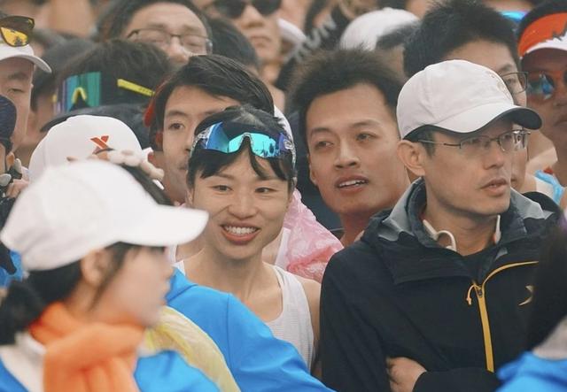 2026年重庆马拉松！朱卿夺冠	，张水华辞职后首马获国内第四