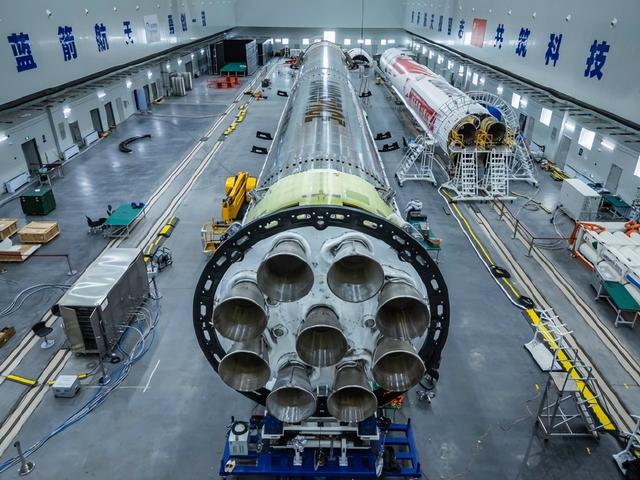 马斯克对中国可重复使用火箭正面评价，但表示距离SpaceX还远