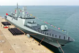 还有三大短板！中国海军今年将接收24万吨新舰，与美海军仍有差距图片