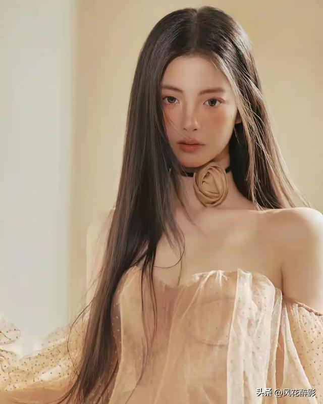 河北邢台一校花清雅绝尘，堪称人间惊鸿颜，美得让人挪不开眸