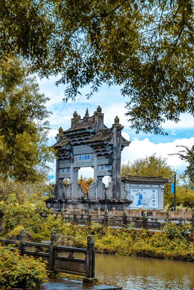 均温25°C，一年晴天300天的滇西小城，去躺平几日简直不要太快乐