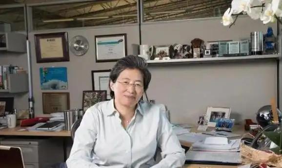 顶着骂名给中国送技术，年薪超4亿的她，为何敢和美国对着干