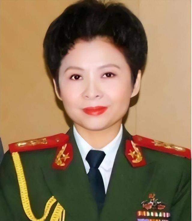 63岁董文华不再沉默，揭露当年被“封杀”原因，原来我们错怪她了