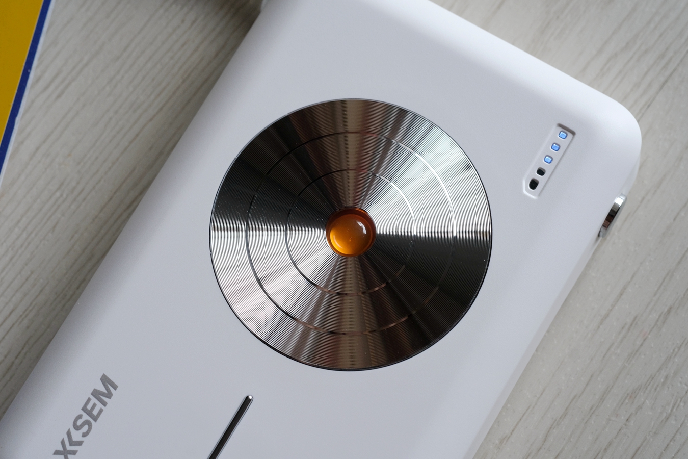 吸得牢,充得快,西圣PB磁吸式移动电源上手体验