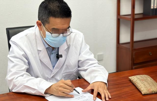 43岁女子因糖尿病走了，医生：吃二甲双胍，忽视了3个用药细节