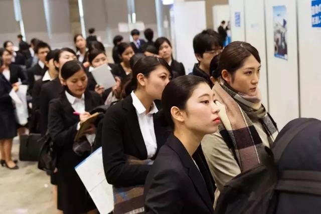 日本境内有多少中国人？数据曝光令人不敢信，难怪731上映被阻碍
