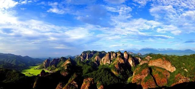 解锁初秋遛娃新花样!登山、溯溪、竹筏漂流……带娃玩转丹霞山水间