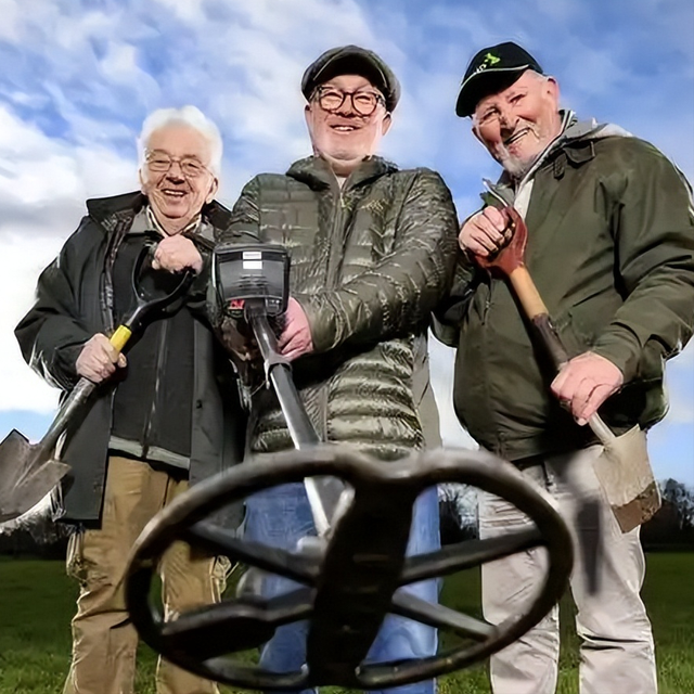 挖疯了！英格兰“宝藏”量创纪录！罗马“耳勺”比黄金还值钱？