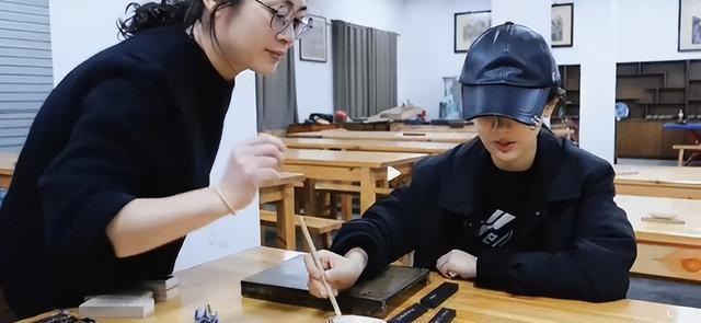 央媒发文！33岁杨紫高调官宣喜讯	，事实证明，孙红雷当初没说谎