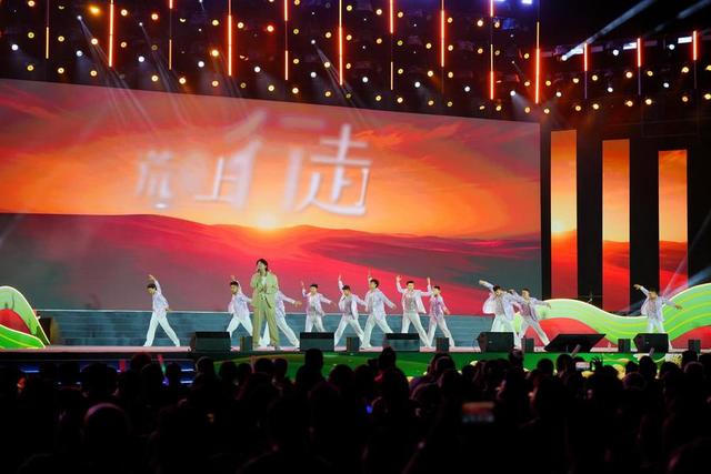 天山脚下“瓜”分天下丨巴里坤机场首航，“甜蜜”即刻起飞