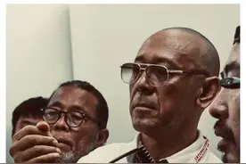 时隔6年，62岁姜文官宣新电影，看完主演名单后，网友：稳了！图片