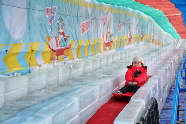 2万㎡超大雪场敞开玩儿!龙潭冰雪节焕新升级→