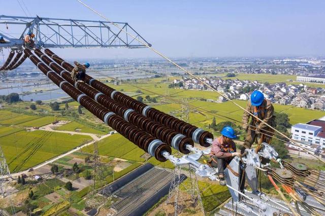 中国全面停止进口俄电力，25年合同失效，普京淡定做出“神预言”