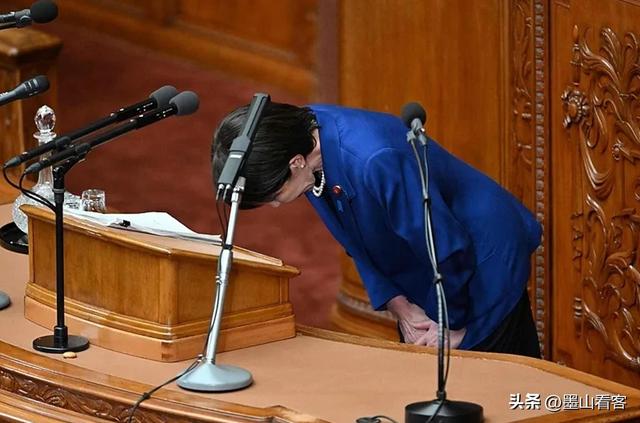 辽宁舰逼近日本本土，高市已酿成大祸，最后关头	，被要求立刻辞职