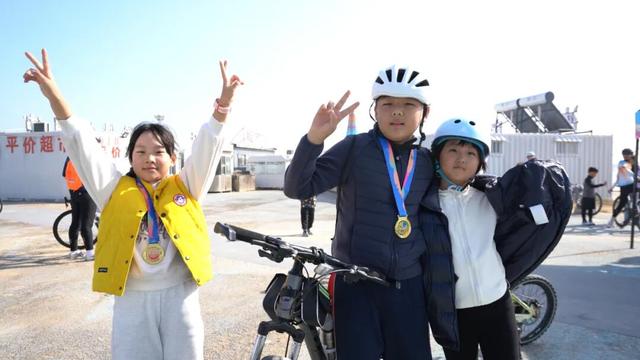 今天，骑遇日照，出发！他们共赴最美秋日！