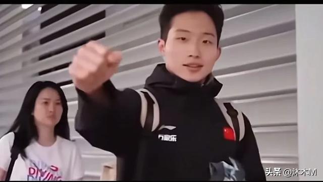 陈若琳已随队到达新加坡，14岁小将赵仁杰首次亮相，是陈练新弟子