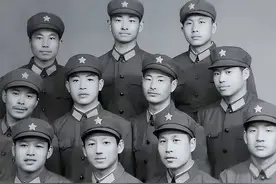 部队走访时二婶说我坏话，因此错失提干机会，那年病重我连夜赶回图片