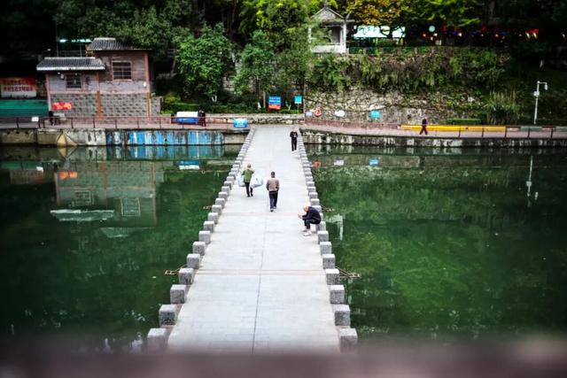 这个“名牌加身”的西南山城，正适合淡季来玩！