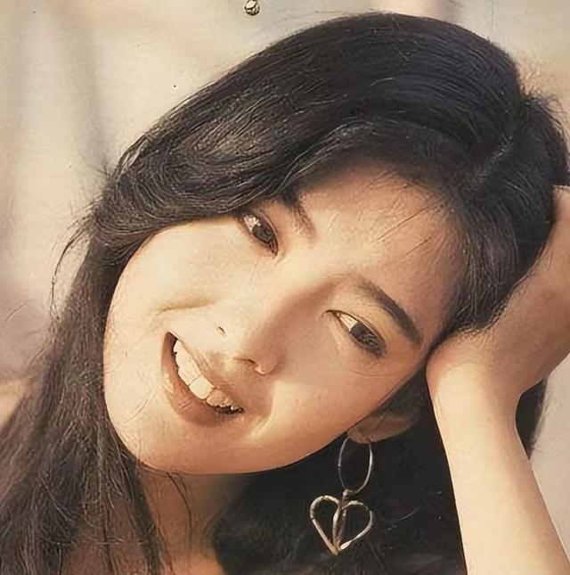 被戴8次绿帽子，后又捉奸在床，这就是我们“玉女”守卫的爱情？