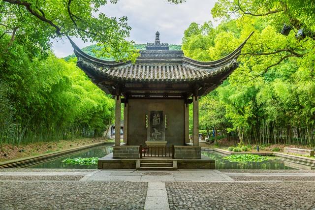 一生必背的10篇文言文（高中篇），背会受益终生，你会背几篇?