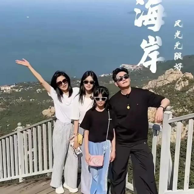 陆毅一家四口跑青岛崂山，全家人长相养眼，两个女儿比父母还美。