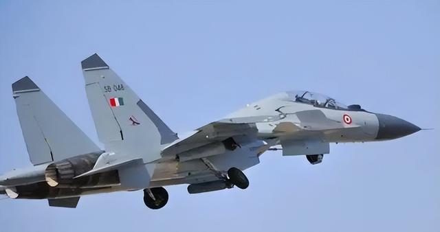 攻不了守不住，中国空军在西藏上空，被印度空军足足欺负了40年？