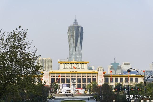 武林广场杭州最繁华的地方，吃喝玩乐一键搞定！